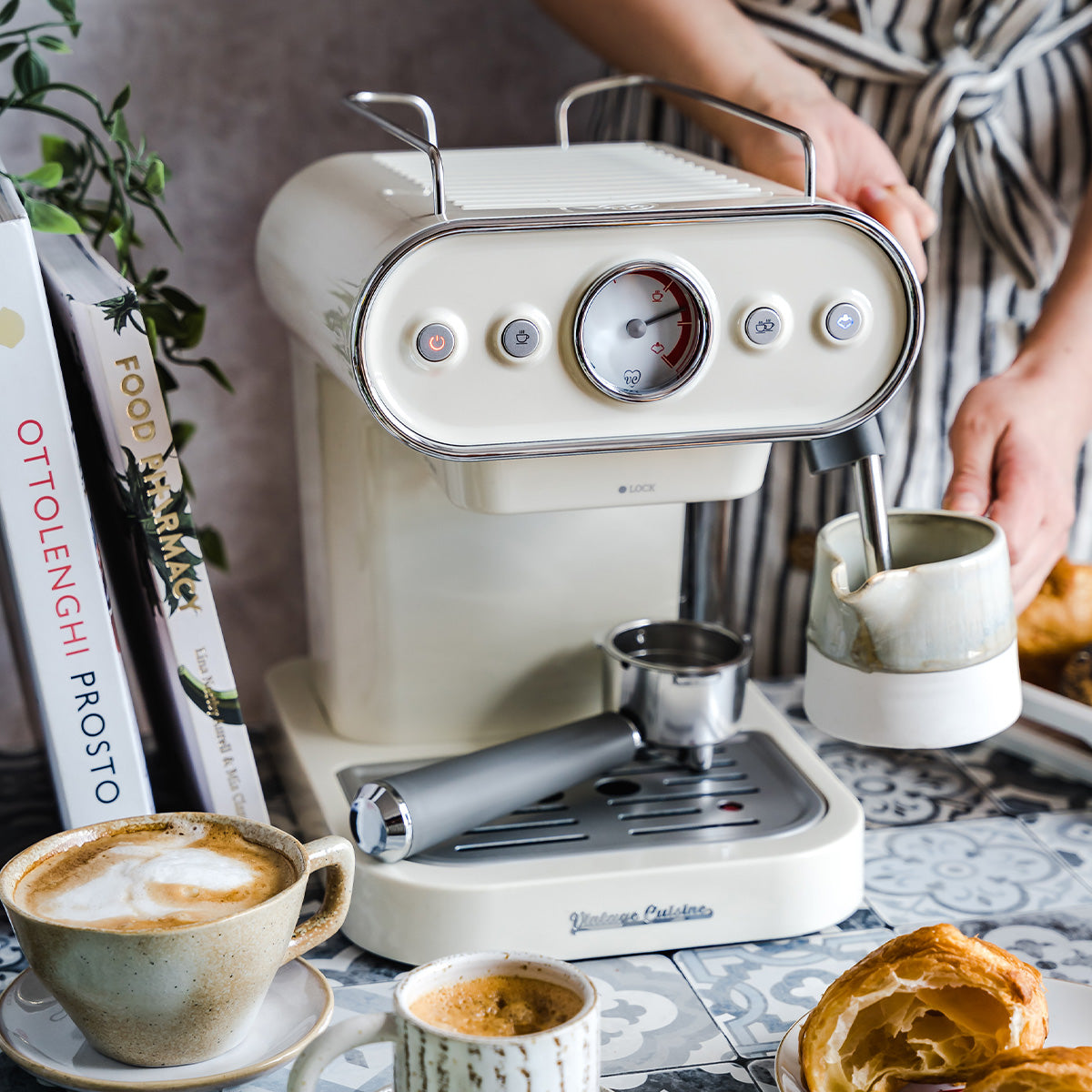 Kaffeemaschine mit Aufschäumdüse