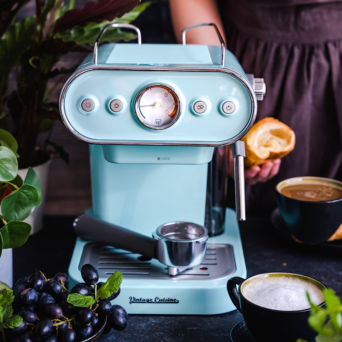 Kaffeemaschine mit Aufschäumdüse